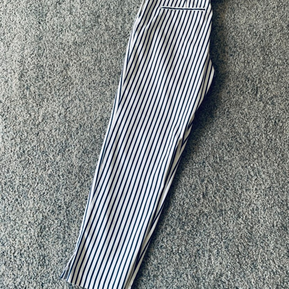H&M Striped Cropped Pants EUC - Picture 4 of 6